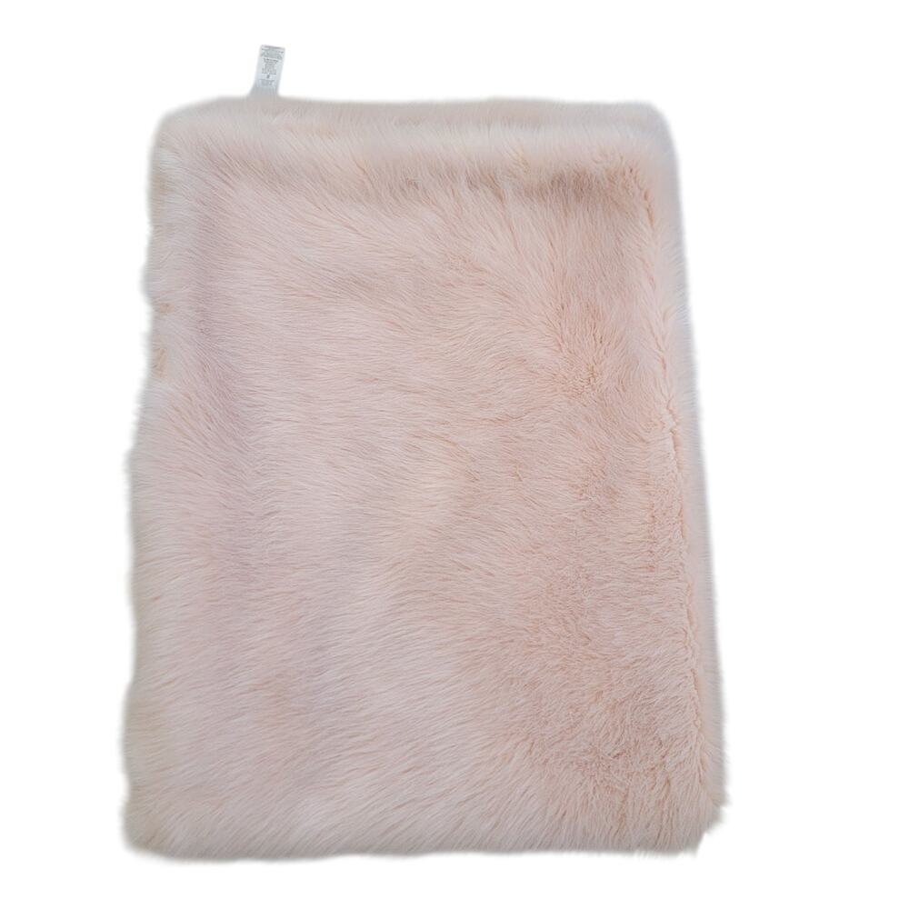 Pottery Barn Kids Faux Fur Eyelash Throw Blanket Rug Pink 45 x 60 Decor